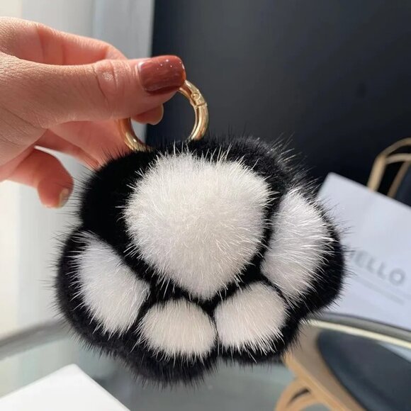 2/$30 Fluffy Paw Print Keychain & Bag Charm Mink Faux Fur Black/White NWT - Picture 3 of 4
